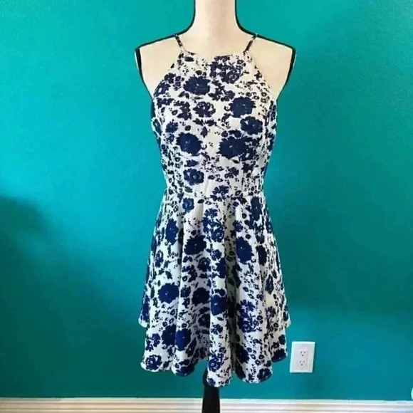 Lulus In Living Splendor Ivory and Navy Blue Floral Print Dress in size large - Picture 2 of 10
